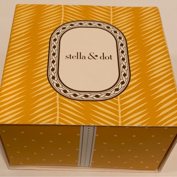 Stella & Dot Lucia Pearl Bracelet - Picture 6 of 6